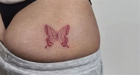 Tatuaje en los gluteos